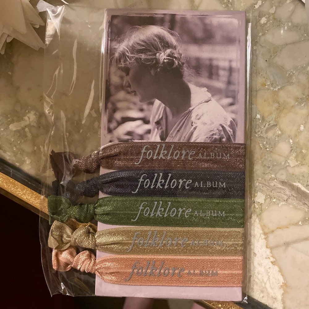 BUNDLE of 9 taylor swift scrunchies set hair ties - Picture 8 of 16